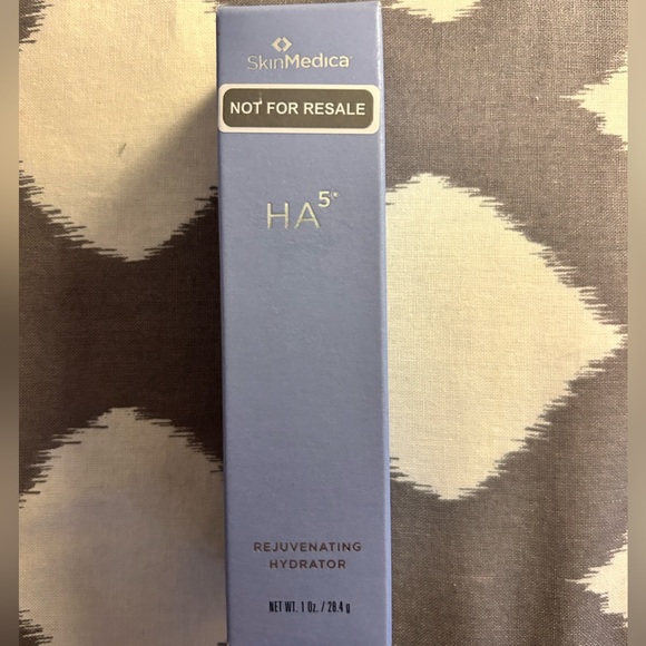 SkinMedica Rejuvenating Hydrator in Purple and Gold - Picture 4 of 4